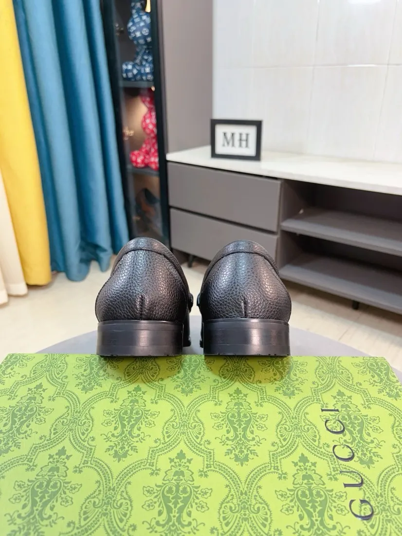 Men's shoes 💰500🌹🌹Niuli [GUCCI Gucci] A new style of formal men's leather shoes is coming~ The original quality upper is made of patent leather imported from Italy, the leather is soft and delicate, comfortable and soft first-layer cowhide lining, rubber wear-resistant outsole, the shoe shape is dignified and domineering, and the luxury charm cannot be concealed! The natural and free nouveau riche leads the trend. Code number: 38-44